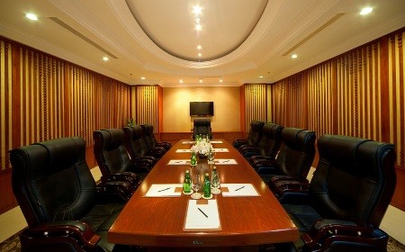 Phòng họp sang trọng và tiện nghi tại Vinpearl Luxury Đà Nẵng.